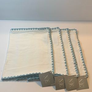 Noble Excellence 4 Napkins 19.5x13.5 in. Made/Portugal 80% Cotton 20% Polyester
